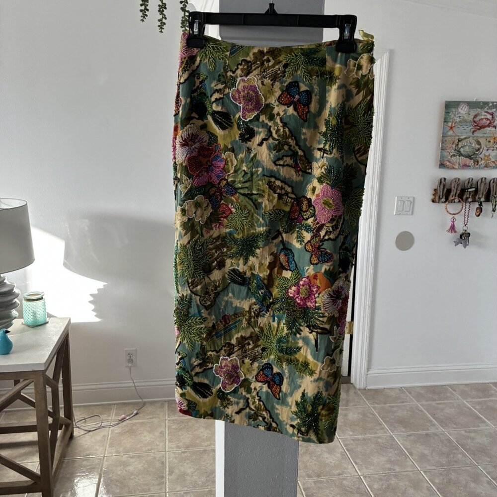 Dolce Apparel Beaded Tropical Pencil Skirt-size Petite PM Medium waist- midi